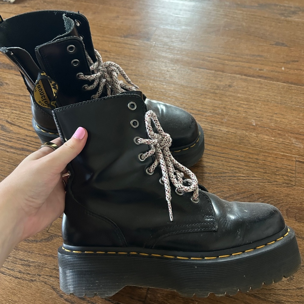 Dr. Martens Jadon Platform